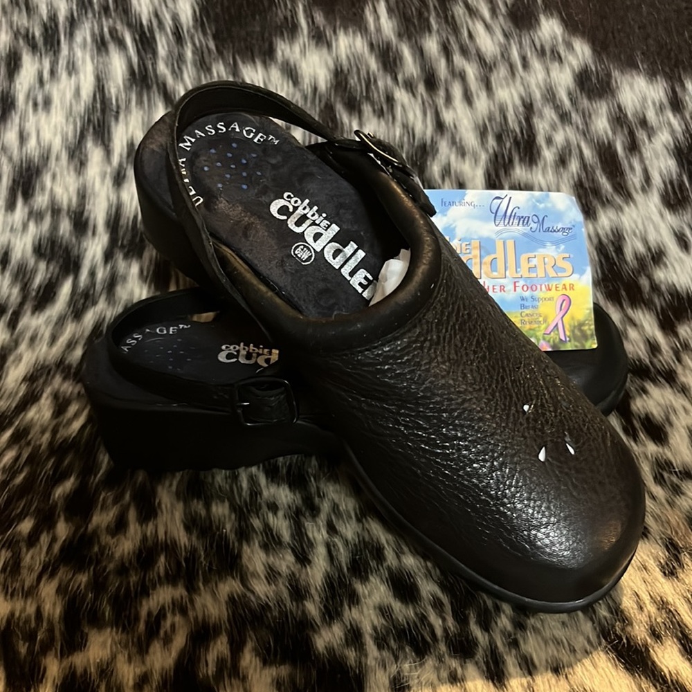 Cobbie Cuddler Black Soft Leather Footwear with Adjustable Back Strap. NWT